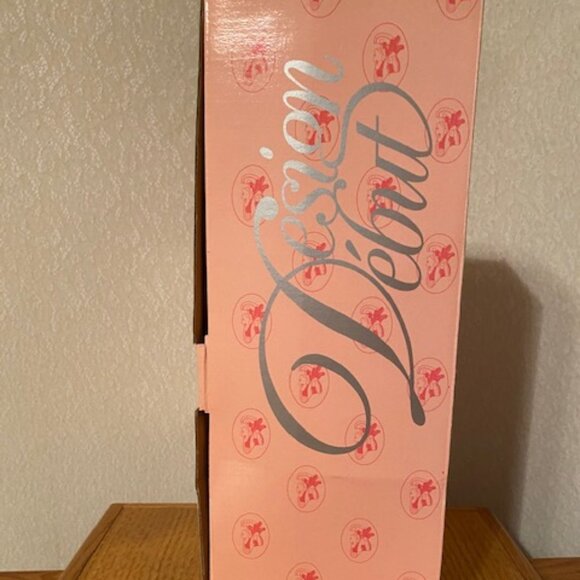 DESIGN DEBUT Porcelain Doll - TASHA - AMEE SU DESIGN - NIB - Picture 6 of 7